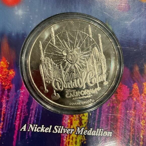 Disney California Adventure World of‎ Color Nickel Silver Medallion - Picture 7 of 8